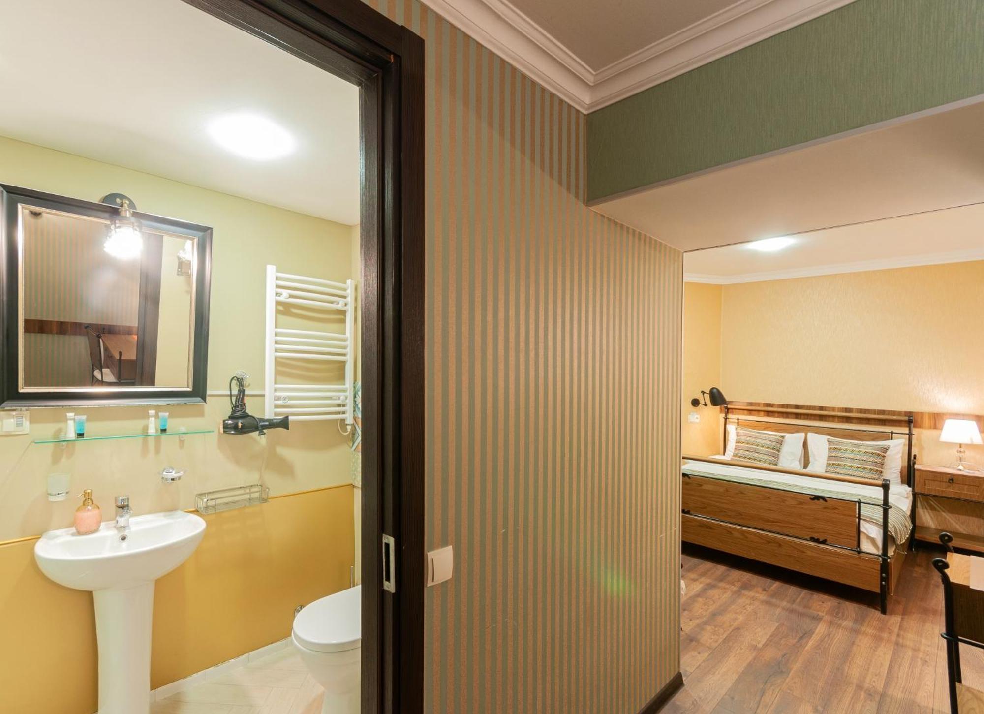 Wine Story & Club Hotel 3*