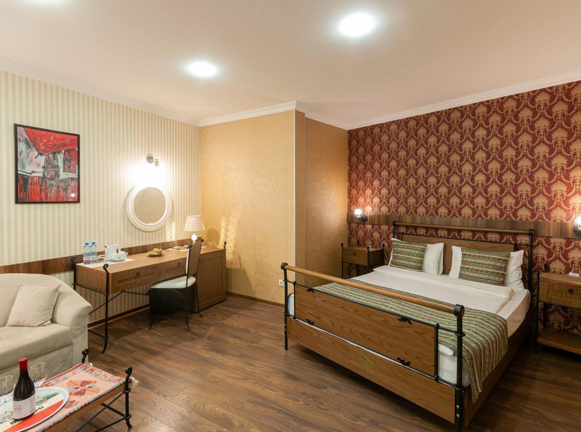 Hotel Wine Story & Club 3*